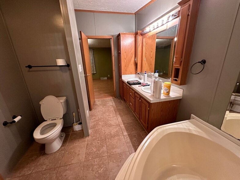 Building Photo - 55120 Grade Ave