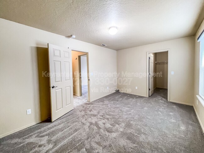 Building Photo - 6523 S Covewood Way