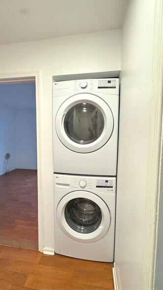 Building Photo - 25 Steeplechase Ct