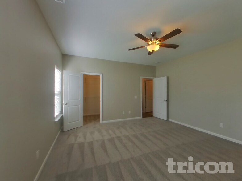 Building Photo - 319 Wyburn Pl