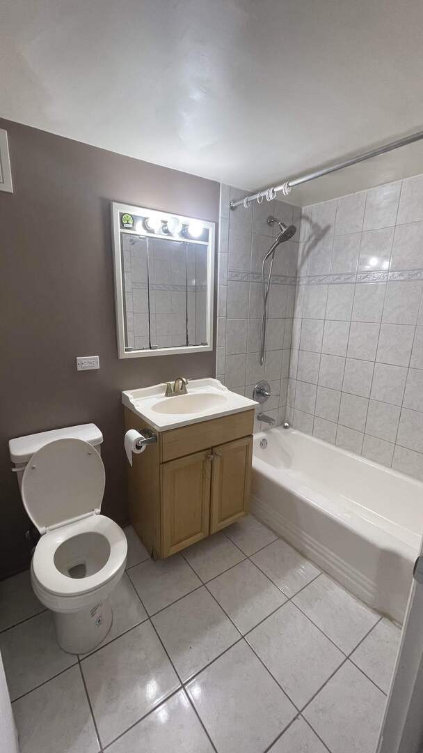 Building Photo - 6152 W Rosedale Ave