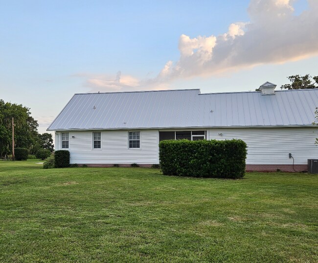 Building Photo - 5785 US-441
