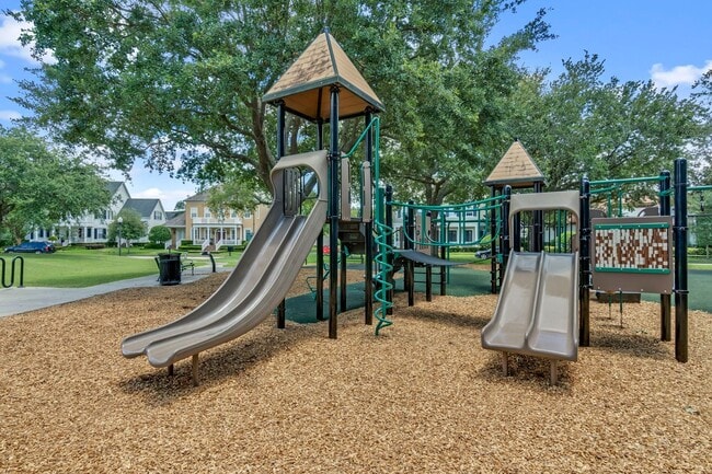 Building Photo - Stunning 3/3.5 Baldwin Park Townhome with 2-Car Garage & Upgrades Galore!