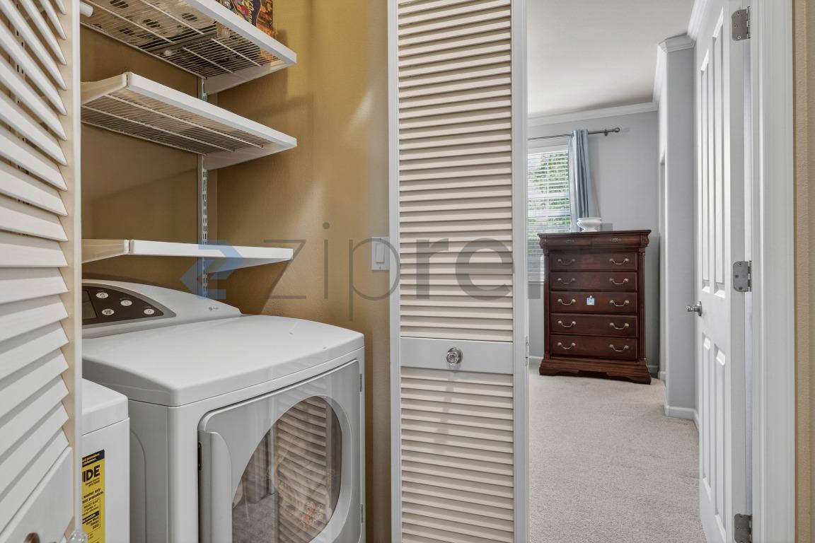 Building Photo - Unit
