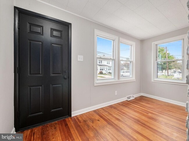 Primary Photo - 228 Jackson St