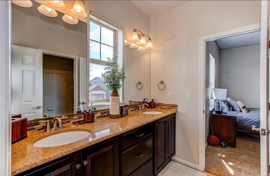 Building Photo - 14969 Melco Ave