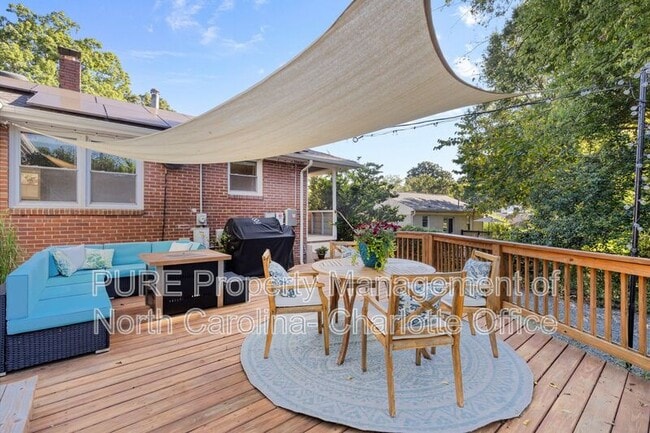 Building Photo - 1638 Academy St