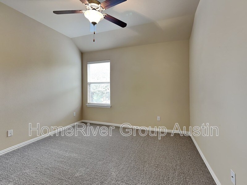 Building Photo - 1303 Orchard Falls Dr
