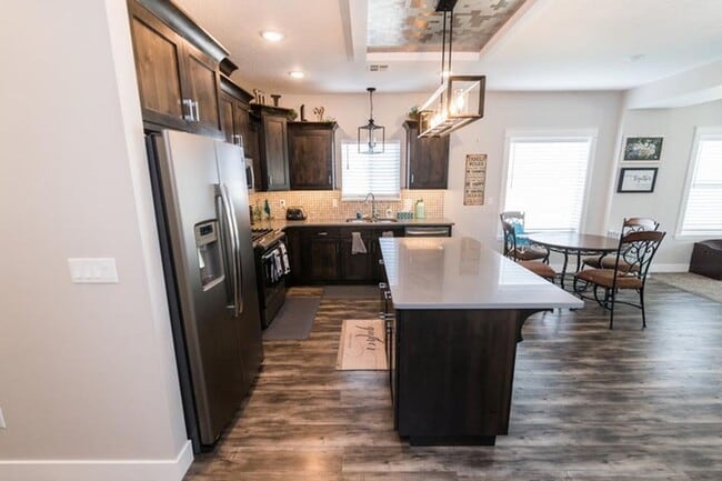 Building Photo - 4 Bed - 2.5 Bath Single Family Home Cimarr...