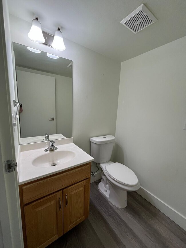 Building Photo - 7290 W Dean Rd