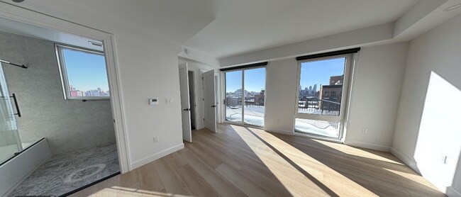 Building Photo - Astoria Point