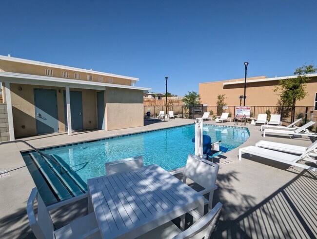 Building Photo - Beautiful Two-Story Four Bedroom Home at t...