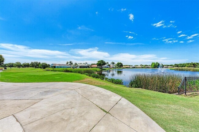 Building Photo - 6606 Pineview Terrace