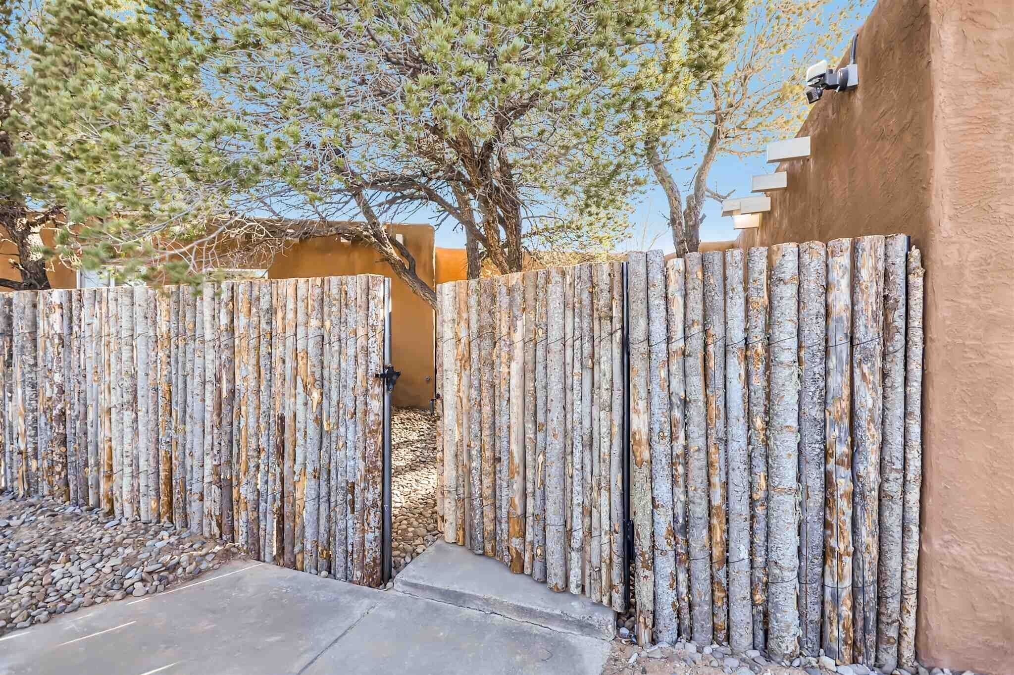Building Photo - 2364 Camino Capitan