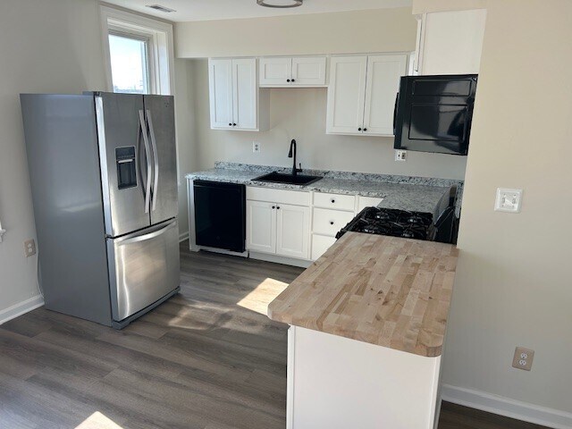 Building Photo - 1404 E Baltimore St