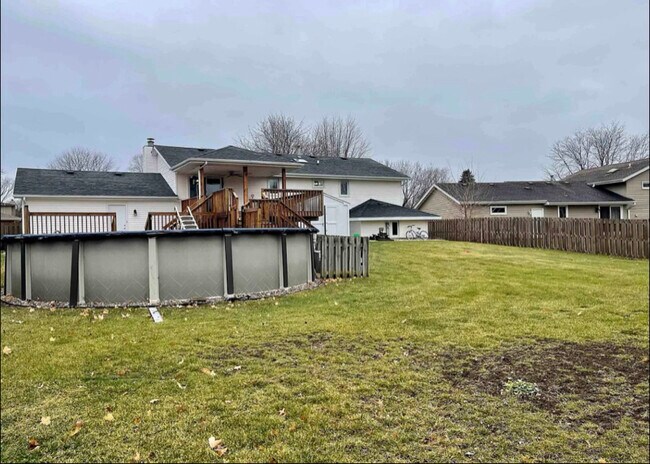 Building Photo - 5910 Thatcher Dr