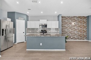 Building Photo - 10331 Barbeque Bay