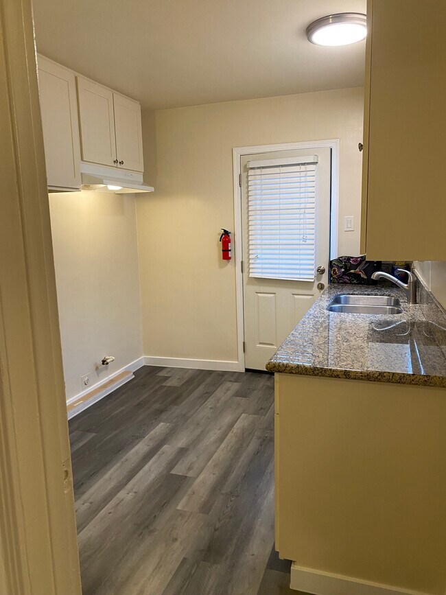 Kitchen - 2215 W Ramona Rd