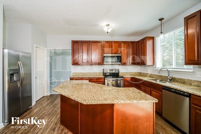 Building Photo - 17713 Oak Edge Cir