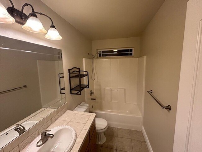 Building Photo - Charming Wasilla Haven: 4BR, 2.5BA Gem wit...