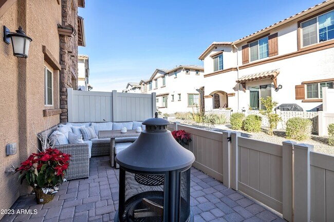 Building Photo - 4100 S Pinelake Way