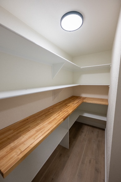 Building Photo - 945 N 7th E St