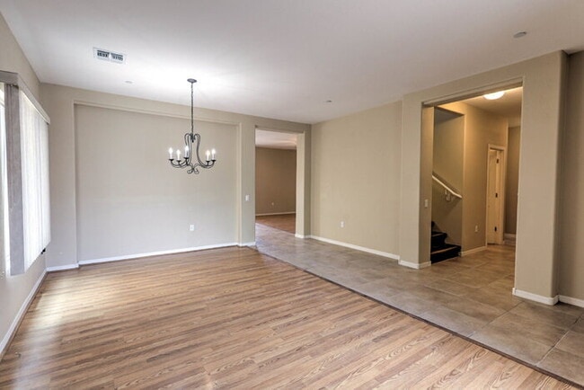 Building Photo - Rancho Sahuarita 5-Bed with 3.5 Baths 3187 Sq Ft