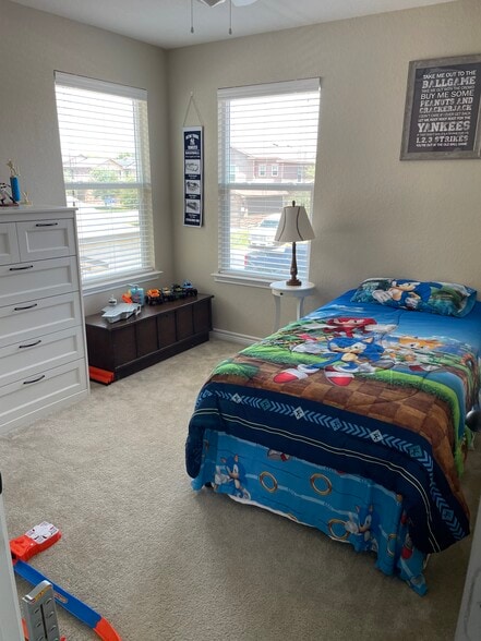 Building Photo - 9619 Pleasanton Blf