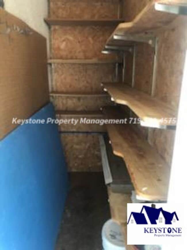 Building Photo - Pet Friendly North Side Home 2 Bedroom/1 Bathroom/1 Car Garage $1350/$1350