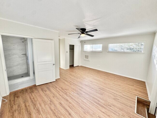 Building Photo - 3880 Spottswood Ave