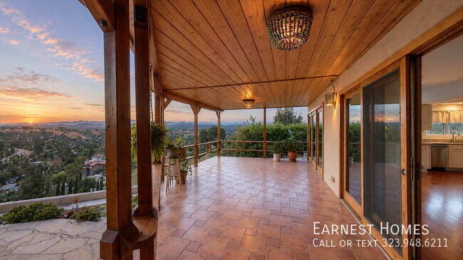 Building Photo - 4535 San Blas Ave