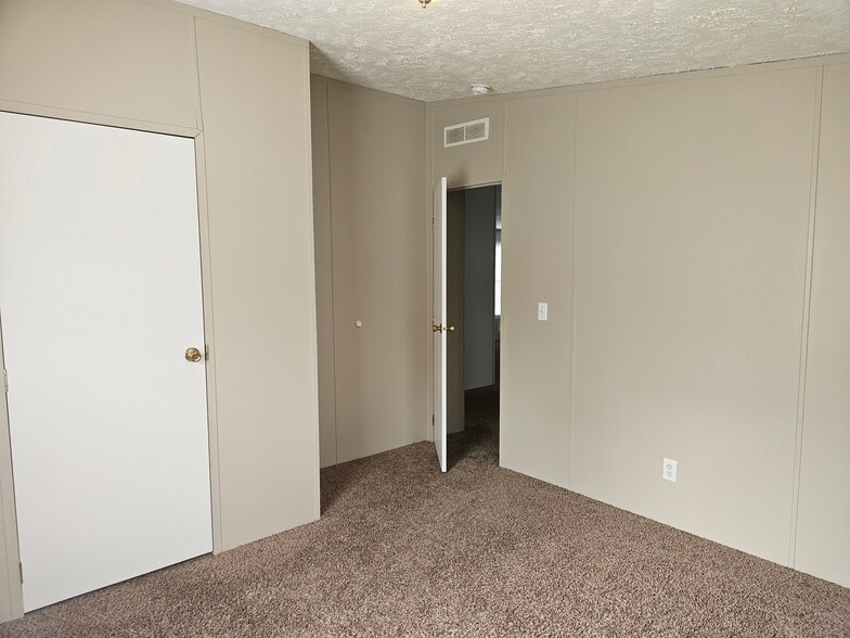 Building Photo - 159 Lynnwood Cir