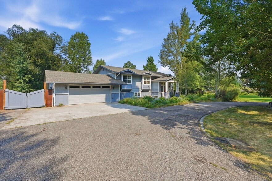 Building Photo - 71 E Hitching Post Rd
