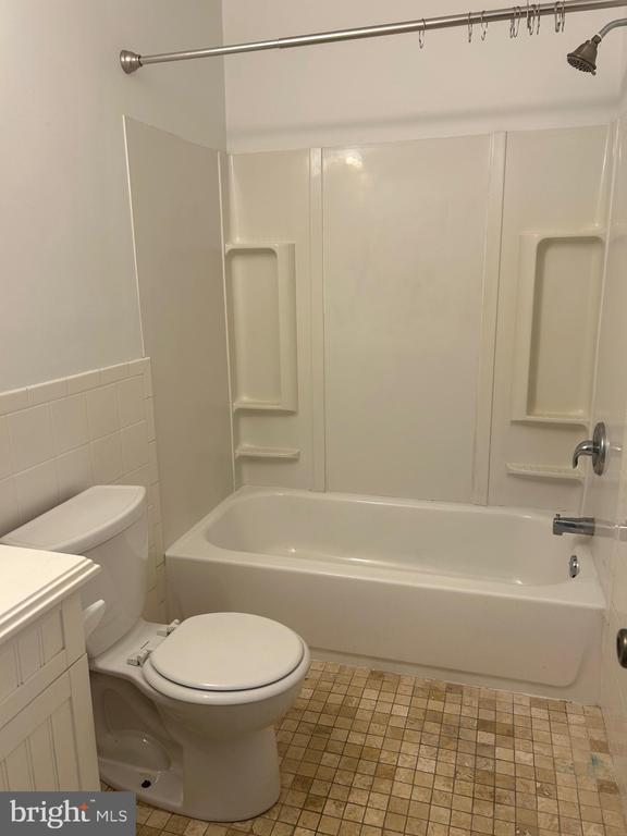 Building Photo - 504 Cinnaminson Ave