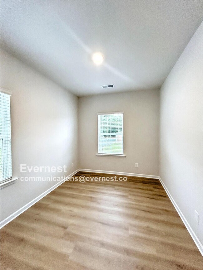 Building Photo - 307 Pawley Dr