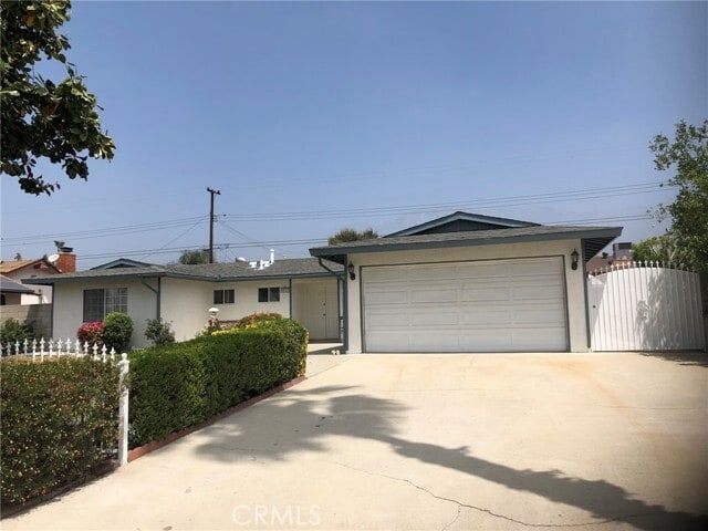 Building Photo - 8552 La Vine St