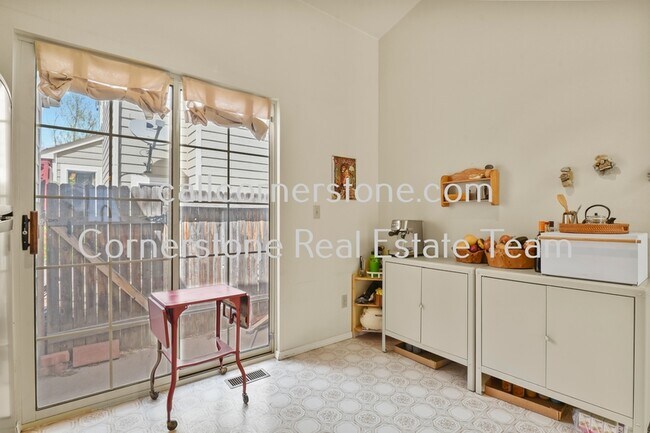 Building Photo - 8640 Boxelder Dr