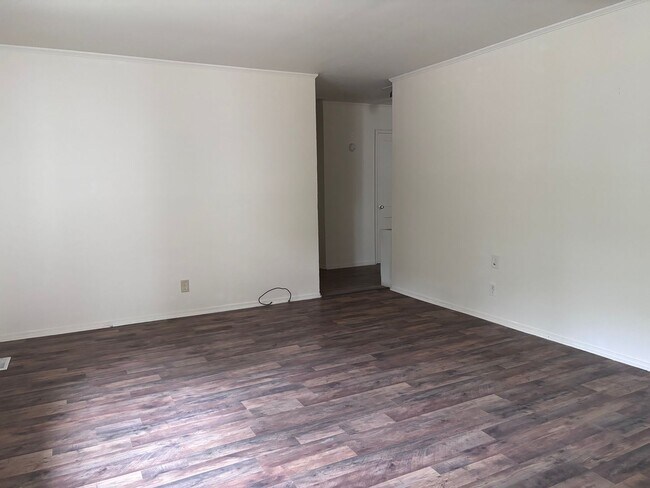 Building Photo - 2317 Briarfield Rd
