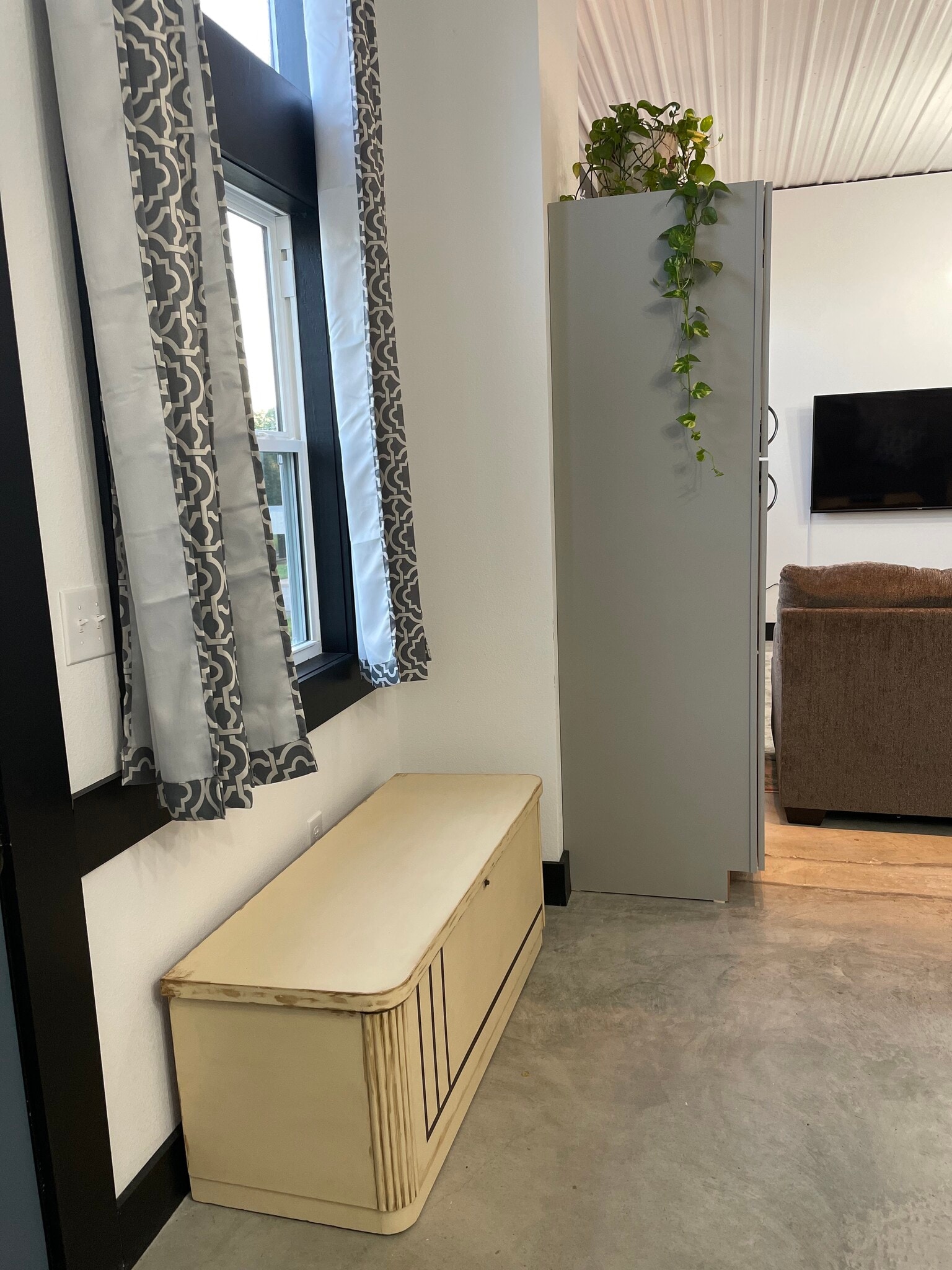 ENTRY WAY - 475 S Hickory St