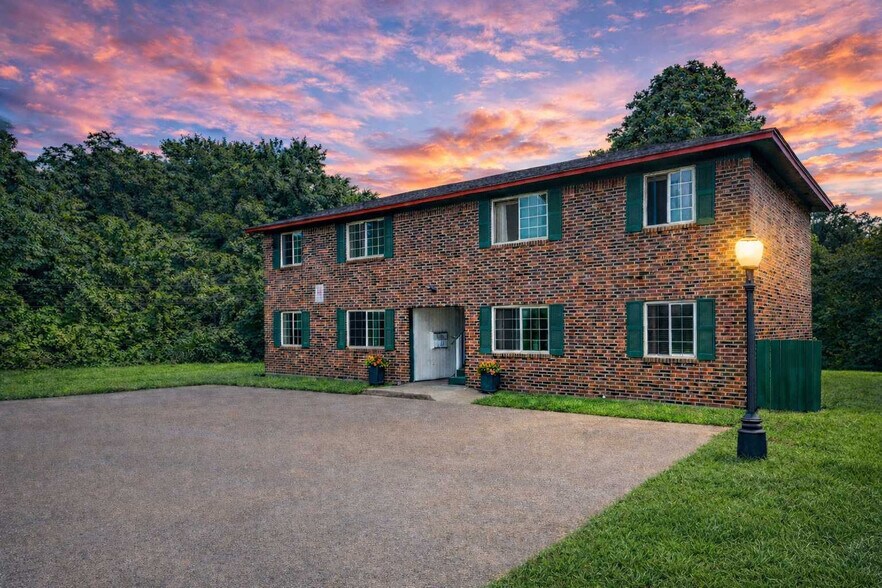 Building Photo - 216 Mitchell St