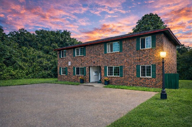 Building Photo - 216 Mitchell St