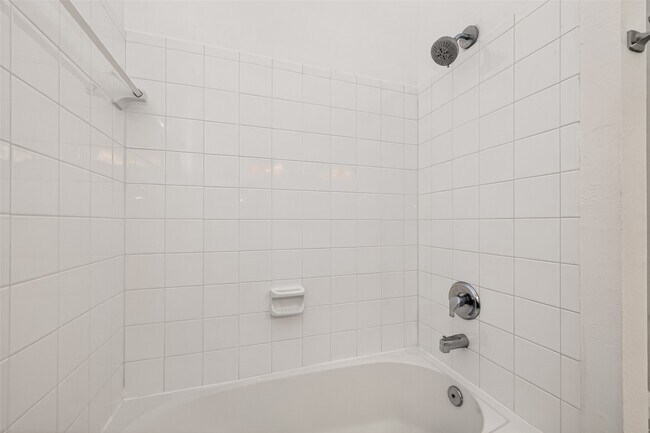Building Photo - 22 Westwinds Cir