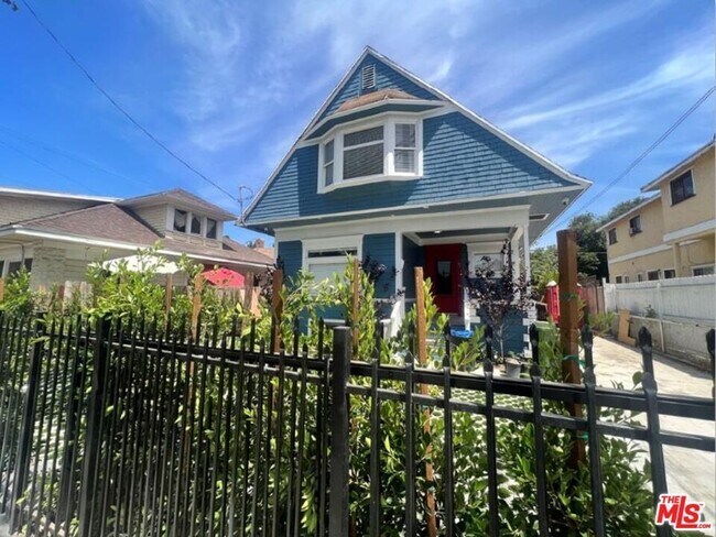 Building Photo - 1383 W 23rd St