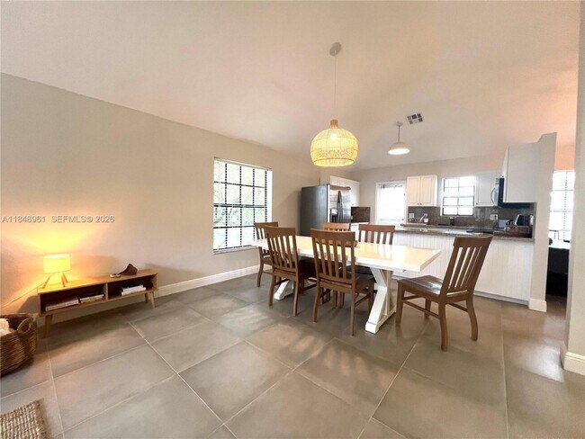 Building Photo - 13473 Fountain View Blvd