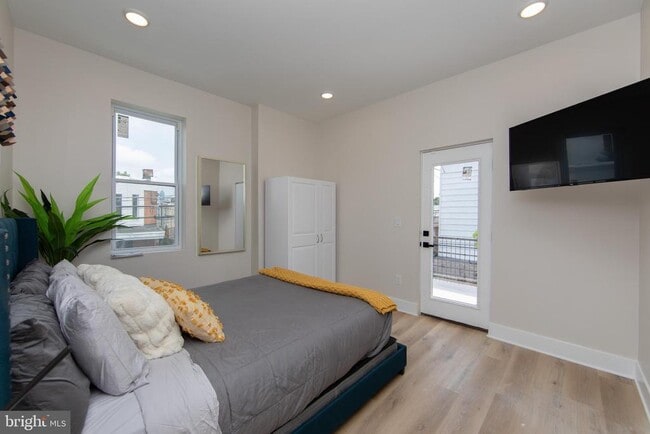 Building Photo - 2001 S Norwood St