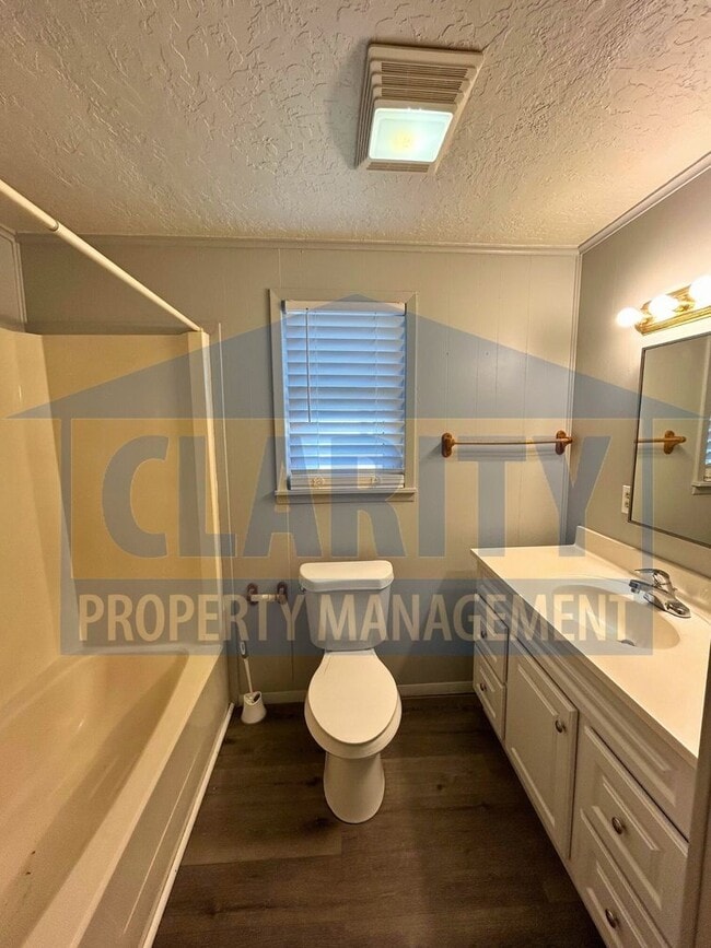 Building Photo - Charming 3-Bedroom, 1-Bath Home with Bonus...