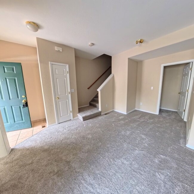 Building Photo - 3 bedroom 1.5 bath close to Fort Carson