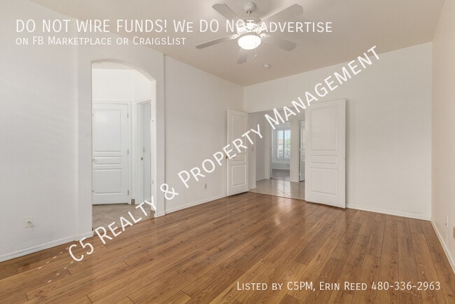 Building Photo - 1413 E Peach Tree Dr