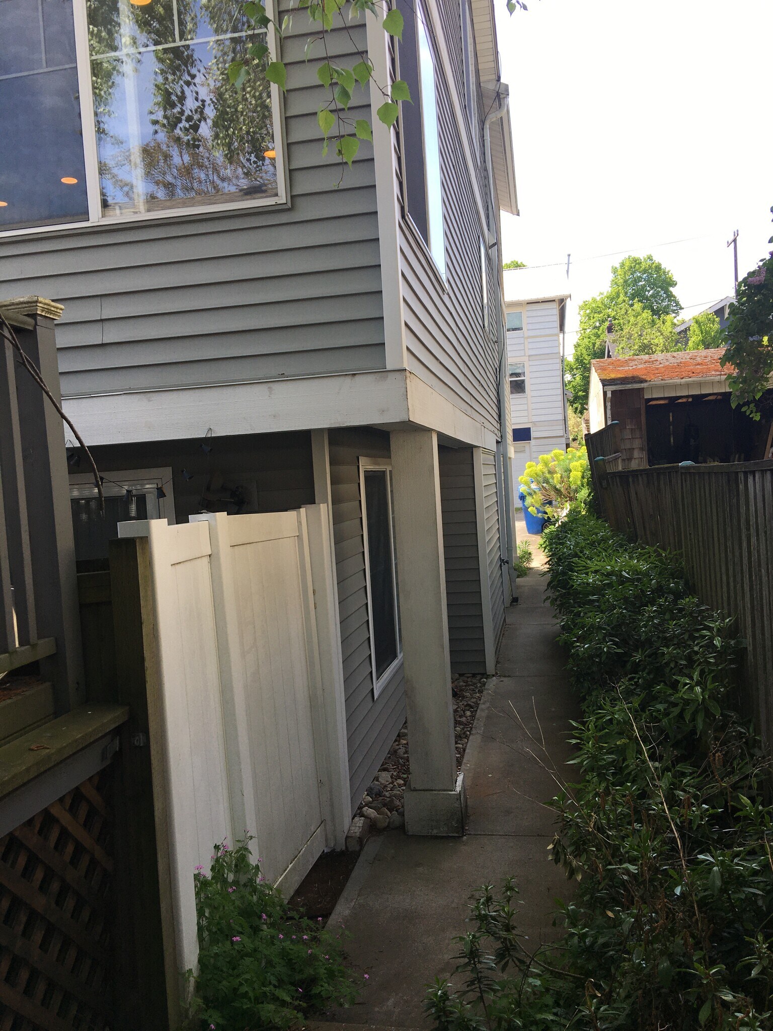 Building Photo - 7543 11th Ave NE #B