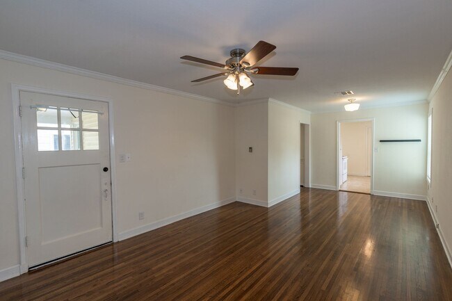 Building Photo - Beautiful 2 Bedroom, 1 Bath Home Coming Soon!